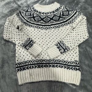 Abercrombie & Fitch Cream and Black Fuzzy Knit Sweater
